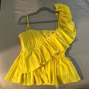 Yellow Boohoo Top, size US 6